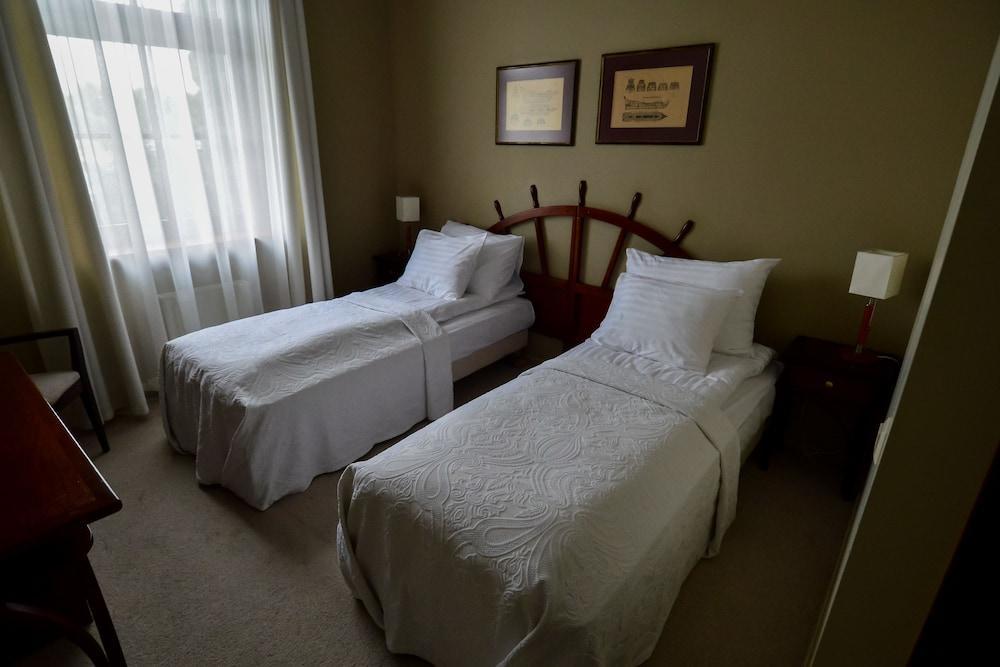 Port Hotel Ādaži Extérieur photo