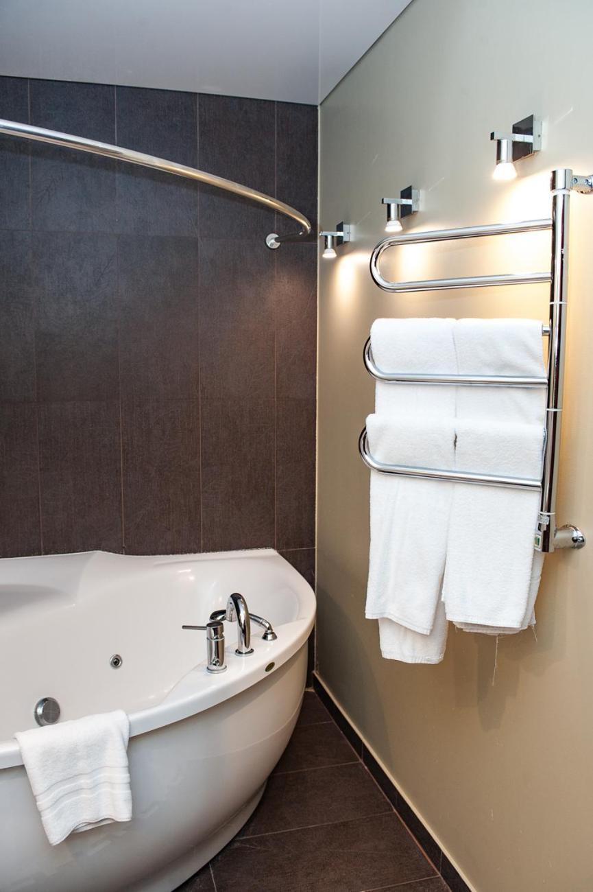 Port Hotel Ādaži Extérieur photo